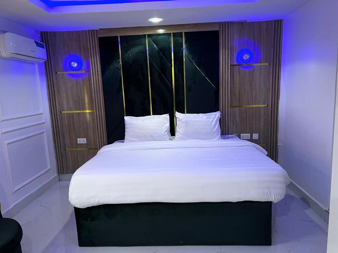 Villa Palazzo Hotel 2 伊凯贾 外观 照片