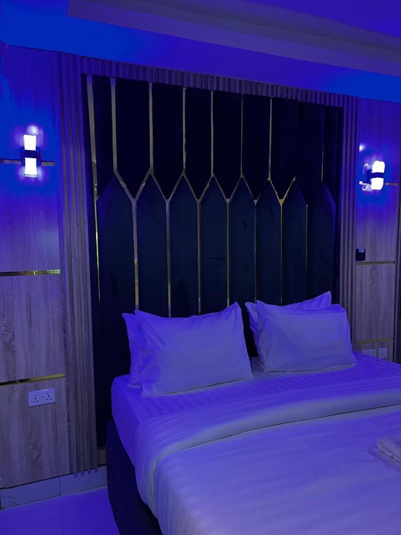 Villa Palazzo Hotel 2 伊凯贾 外观 照片